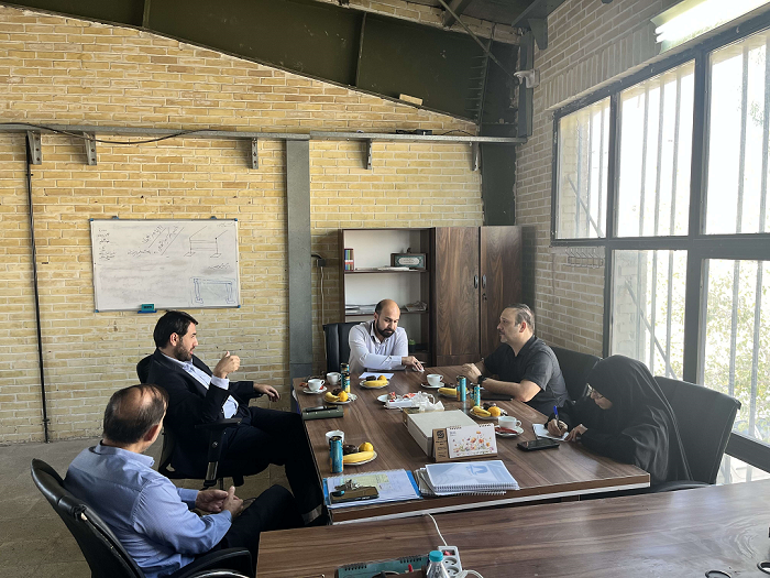 بازدید نمایندگان شرکت پژوهش و فناوری پتروشیمی از محل کارگاه شرکت آوین پویان پالاآب